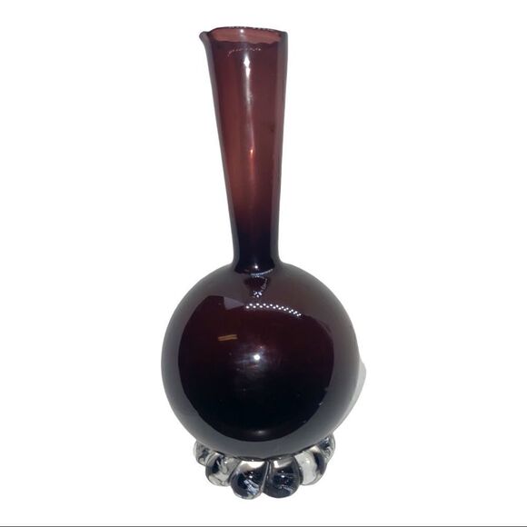 Scandinavia Vase in Amethyst color body and clear glass base - Picture 15 of 16